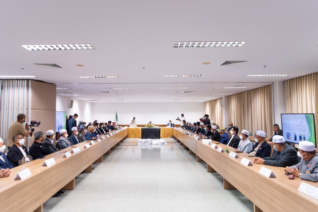 العيسى يلتقي بالمشايخ والأئمة في تايلند ويُلقي محاضرة في مجلس المركز الإسلامي حول &quot;التسامح الديني وبناء الجسور&quot;