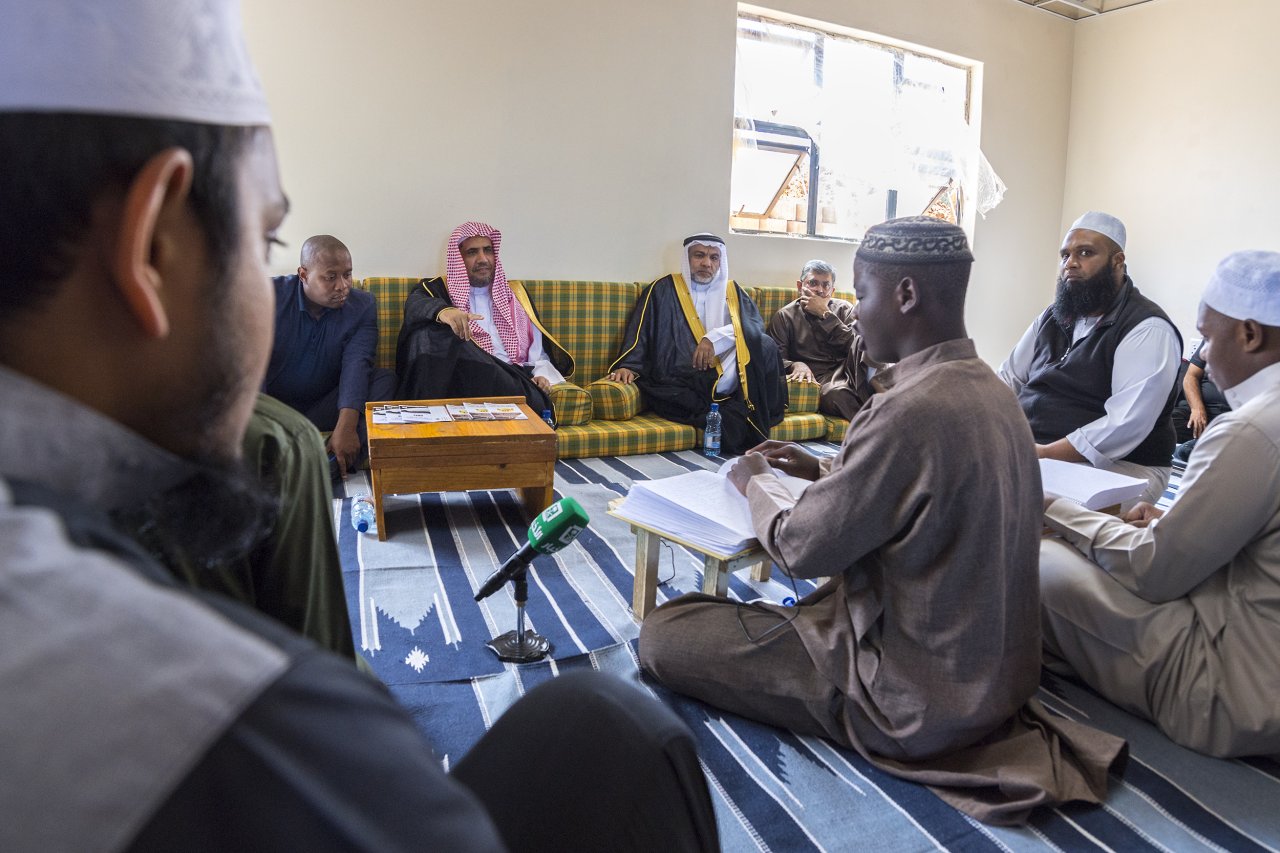 تتلمّس رابطة العالم الإسلامي‬⁩ حاجات المكفوفين حول العالم