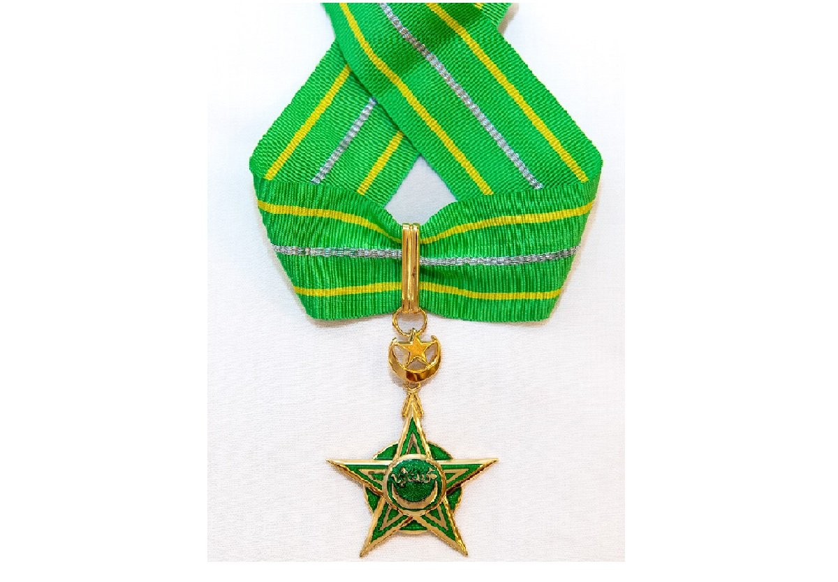 In a great ceremony attended by ministers: the Mauritanian president awards Sheikh Dr. Al-Issa the National Order of Merit for his international efforts in clarifying the true image of Islam