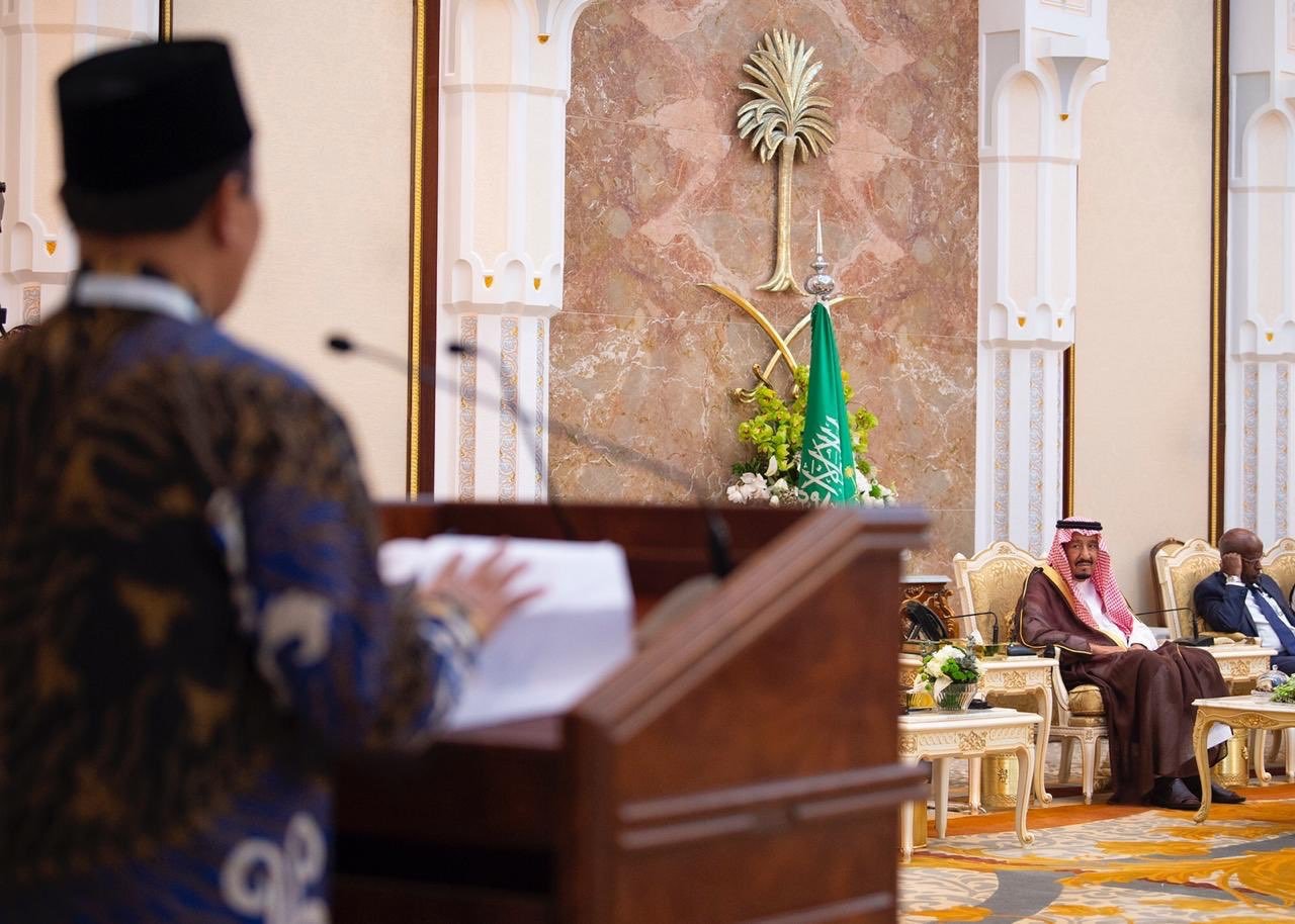 D. Mohamed Hidaya Nour Vice-Président de la Chambre Députés en Indonésie membre du Haut Conseil de la LIM  savant qui a participé à la Charte Mecque et le Serviteur Deux Saintes Mosquées:«La charte de La Mecque est une des plus grandes initiatives des musulmans à notre époque».