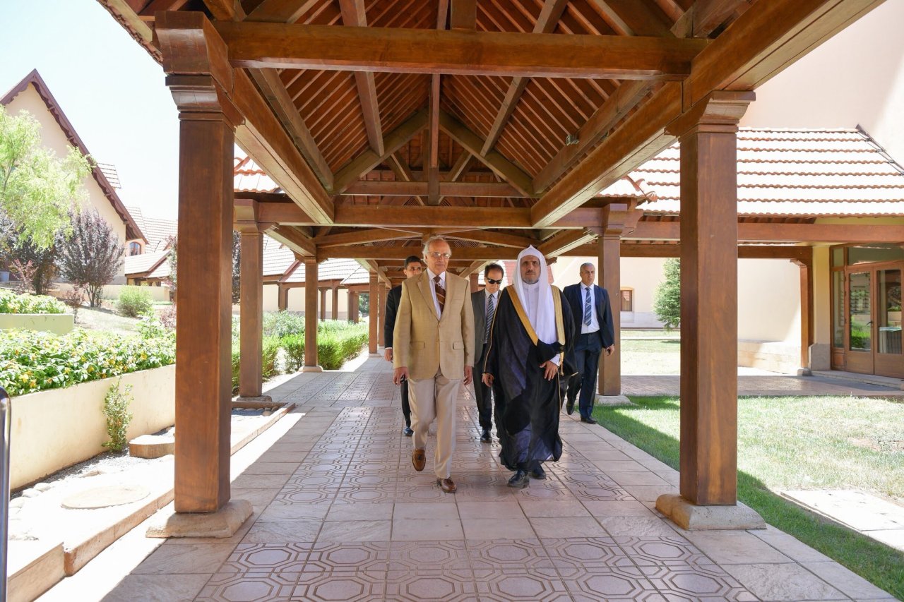 جامعة الأخوين⁩ بالمملكة المغربية تستقبل وتحتفي بمعالي الأمين العام لرابطة العالم الإسلامي الشيخ د. محمد العيسى