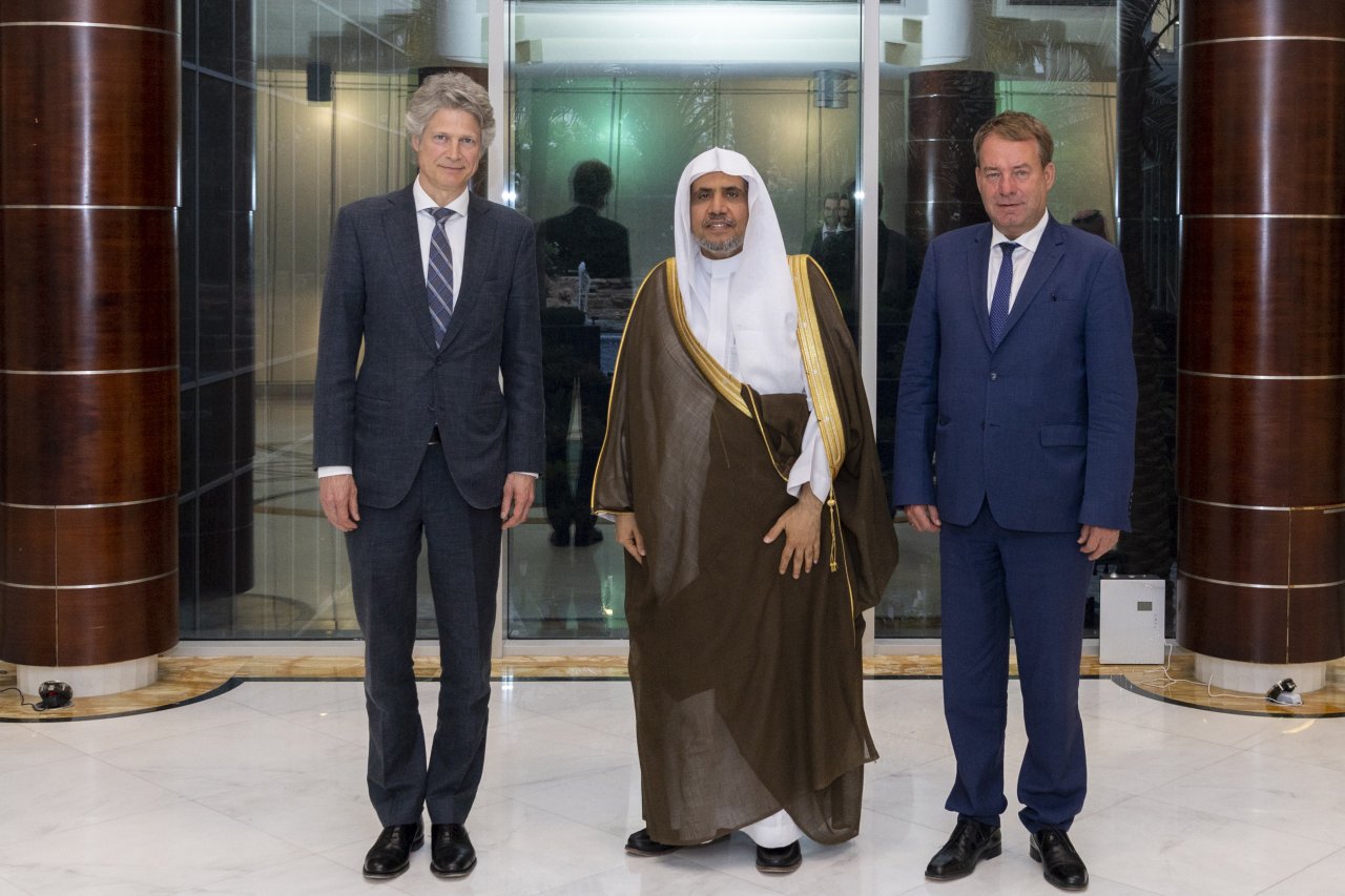 زار فرع الرابطة بالرياض مسؤولون سويديون عن “حوار الأديان ومكافحة الإرهاب”، ومسؤولون ألمان عن “ملف أفغانستان”، بحضور سعادة سفيري السويد وألمانيا لدى المملكة