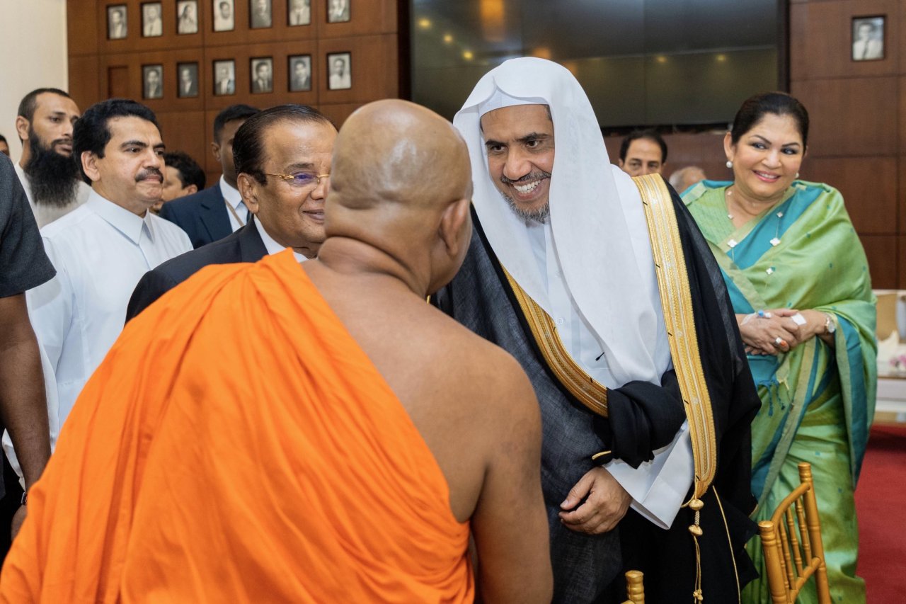 عمدة ⁧كولومبو⁩ تحتفي بمعالي الشيخ د. ⁧محمد العيسى⁩ بحضور كبار الشخصيات وأعضاء السلك الدبلوماسي