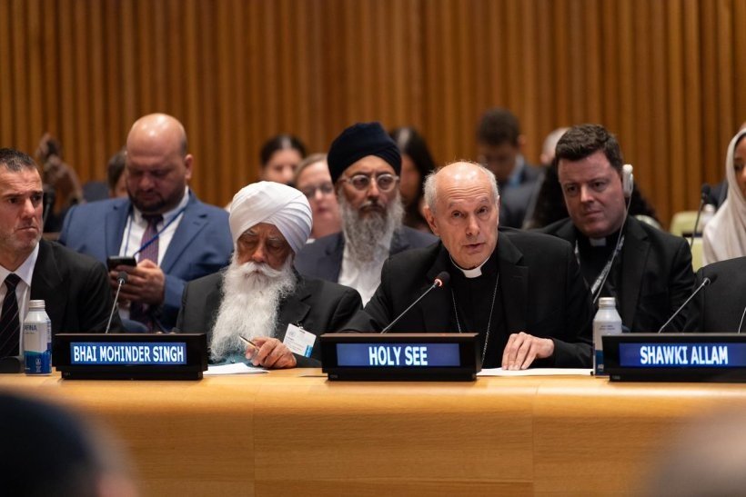 من منصة الأمم المتحدة وبمشاركة قياداتها: د.العيسى يطلق مبادرة رابطة العالم الإسلامي لـ &quot;بناء جسور التفاهم والسلام بين الشرق والغرب&quot;