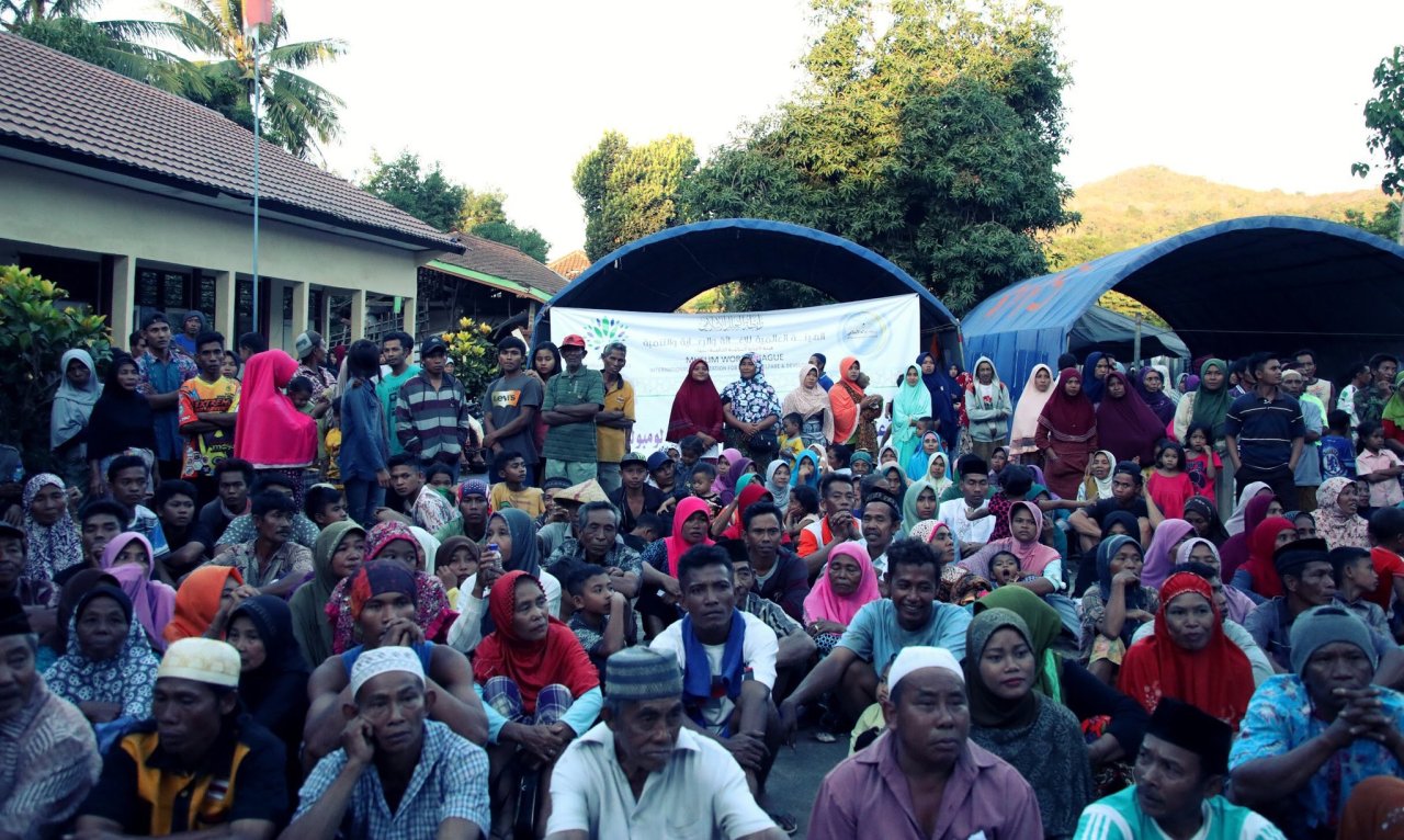 رابطة العالم الإسلامي⁩ تطلق المرحلة الأولى من حملتها العاجلة لغوث متضرري الزلزال المدمّر في جزيرة ⁧لومبوك⁩ الإندونيسية.. وتستهدف تغطية الحاجات الأساسية لـ 30 ألف شخص في خمسة أيام