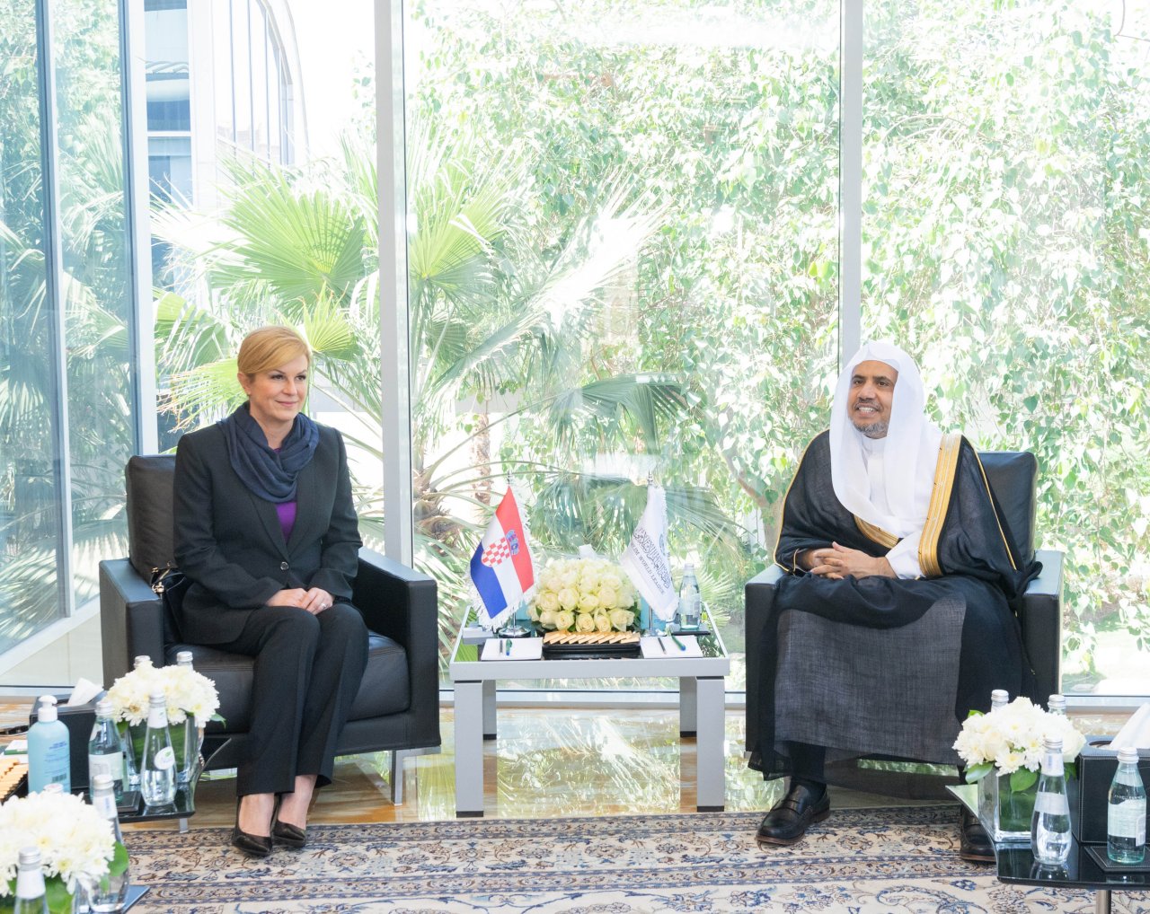 استقبل معالي الشيخ د. محمد العيسى‬ في مكتبه بالرياض فخامة رئيسة كرواتيا السابقة والناشطة في مجال السلام العالمي السيدة كوليندا غرابار