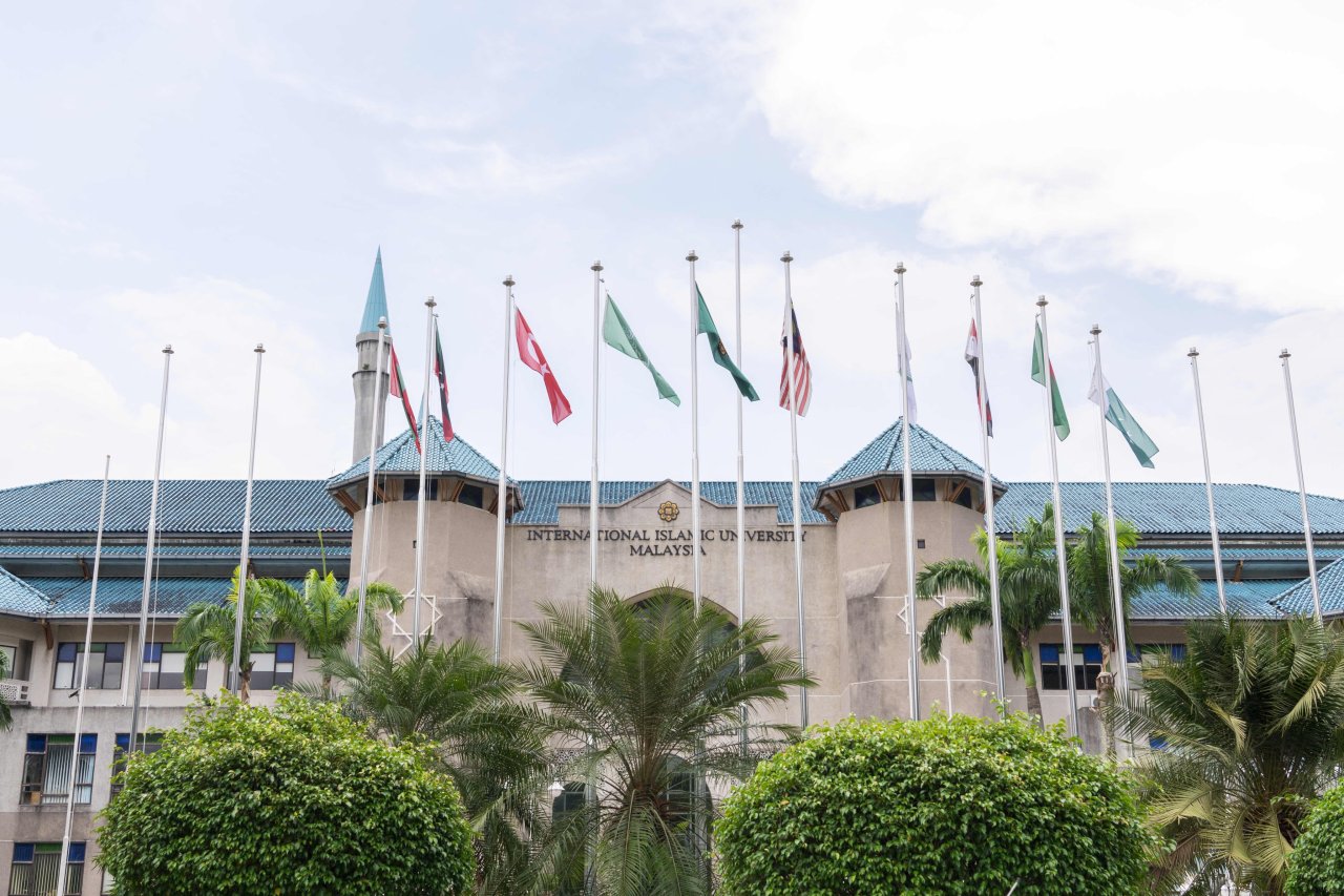 Mohammad Alissa tient une conférence à l’université islamique de Malaisie sur le thème «La valeur de la modération et de la coexistence»