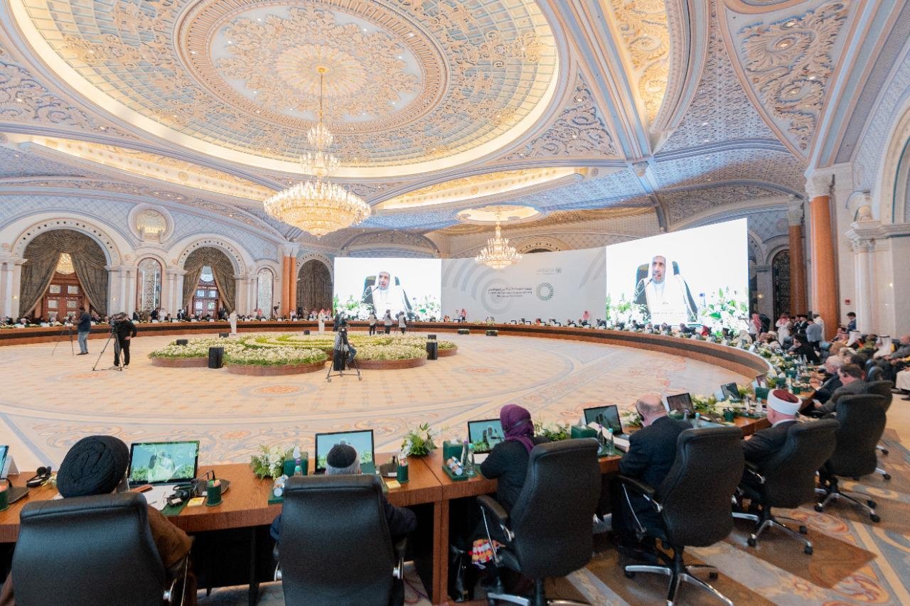 تحت مظلة رابطة العالم الإسلامي.. وبحضور قيادات دينية حول العالم   الرياض تشهد إصدار: &quot;إعلان القيم الإنسانية المشتركة&quot;.. تأكيد مركزية الدين في الحضارات