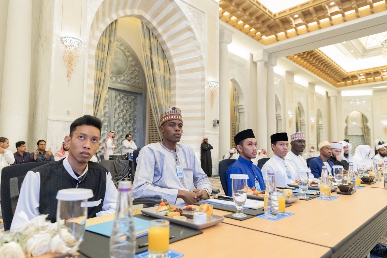 Le D.Mohammad Alissa lors de l’ouverture du séminaire « Au service  des deux révélations » : « Nous adorons Allah lorsque nous sommes au service du Coran et de la Sounna, lorsque nous apprenons nous enseignons nous pratiquons nous suivons et nous évaluons ».