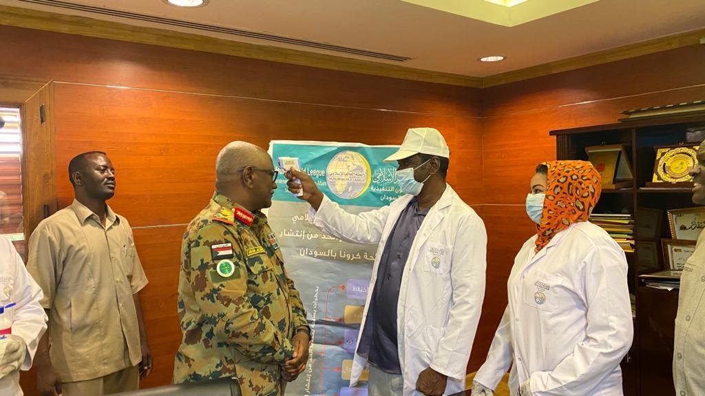 رابطة العالم الإسلامي تدعم  ١٦ دولة ومنظمة عالمية لمواجهة جائحة كورونا