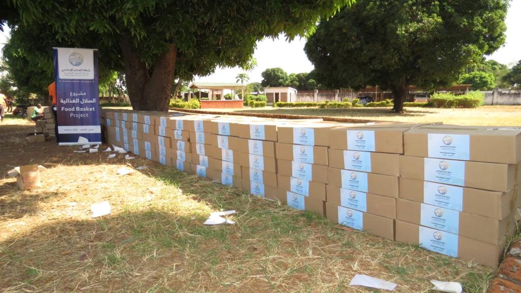 آلاف الأطنان من المواد الغذائية قدمتها ⁧‫رابطة العالم الإسلامي‬⁩ إغاثةً لمتضرري ملاوي من جائحة ⁧‫كورونا‬⁩.