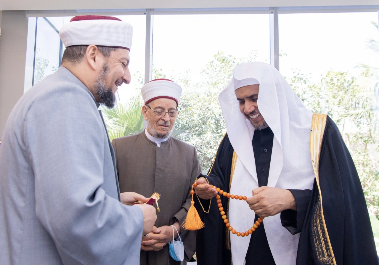 معالي الشيخ د. محمد العيسى‬⁩ يستقبل اليوم سماحة الشيخ د. أحمد حسن الطه رئيس المجمع الفقهي العراقي