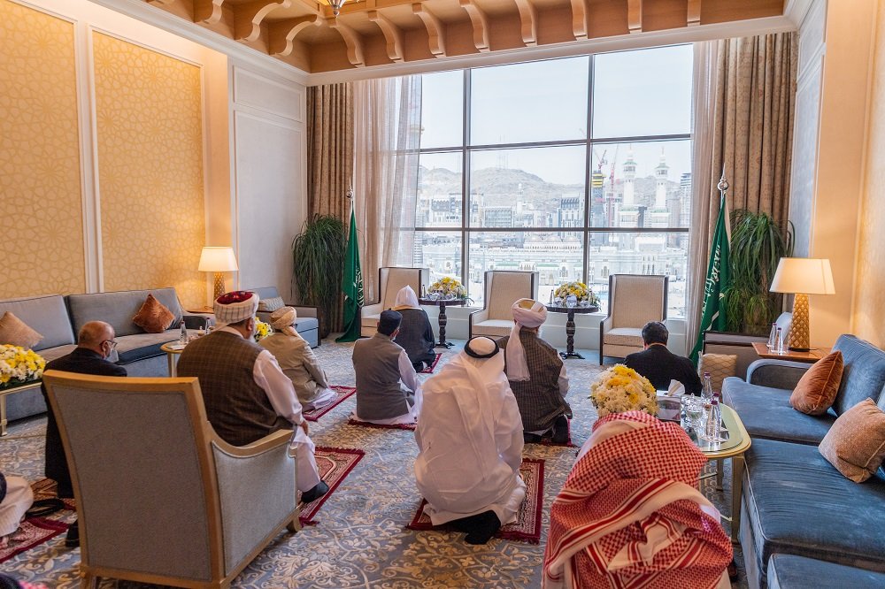 كبار علماء باكستان وأفغانستان يوقعون من جوار البيت الحرام.. &quot;إعلان السلام في أفغانستان&quot;