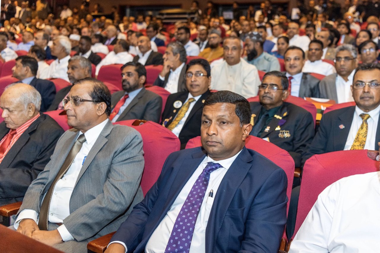 رابطہ عالم اسلامی  کے زیر انتظام صدرِ مملکت اور مذہبی رہنماؤں کی شرکت کے ساتھ  سری لنکا میں بین المذاہب امن سربراہ کانفرنس کا افتتاح