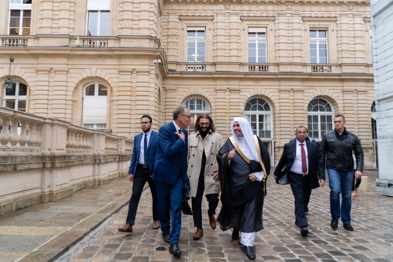 A Paris le Président de la commission de l’amitié franco arabe au Sénat M. Jean Marine a reçu le D. Mohammad Alissa pour traiter d’un certain nombre de sujets ; il a salué le discours du SG lors du Congrès Paris Solidarité Paix.