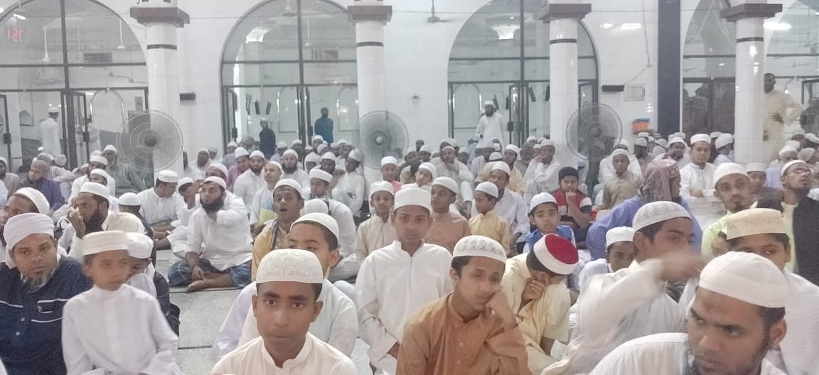 ‏أقامت ⁧رابطة العالم الإسلامي⁩ عبر هيئتها العالمية للكتاب والسنة الحفل الختامي لمسابقة الماهر بالقرآن الكريم في ⁧بنغلاديش⁩ والتي شارك فيها أكثر من 100 ألف متسابق في التصفيات الأوّلية وانتهت بتوزيع الجوائز على الفائزين في جامع لالباغ شاهي بدكا.