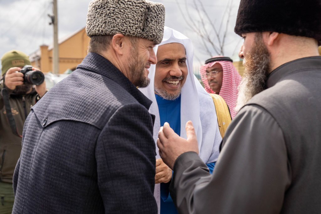 Photos du congrès de la LigueislamiqueMondiale à Moscou avec la cérémonie de clôture à Grozny où le Président de Tchétchénie Ramzan Kadyrov reçoit ses hôtes