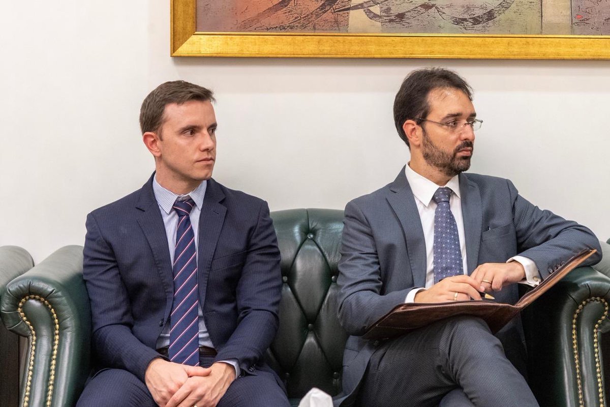 التقى الشيخ د.محمد العيسى في مكتبه بالرياض سفير جمهورية البرازيل الاتحادية لدى المملكة العربية السعودية السيد مارسيلو ديلا نينا