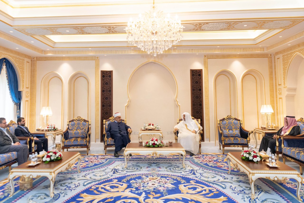 ڈاکٹر محمد العيسى نے مکہ مکرمہ میں رابطہ کے مرکزی دفتر میں وزیر اوقاف ومقدسات اسلامیہ،اردن ڈاکٹر محمد الخلایلہ کا استقبال کیا