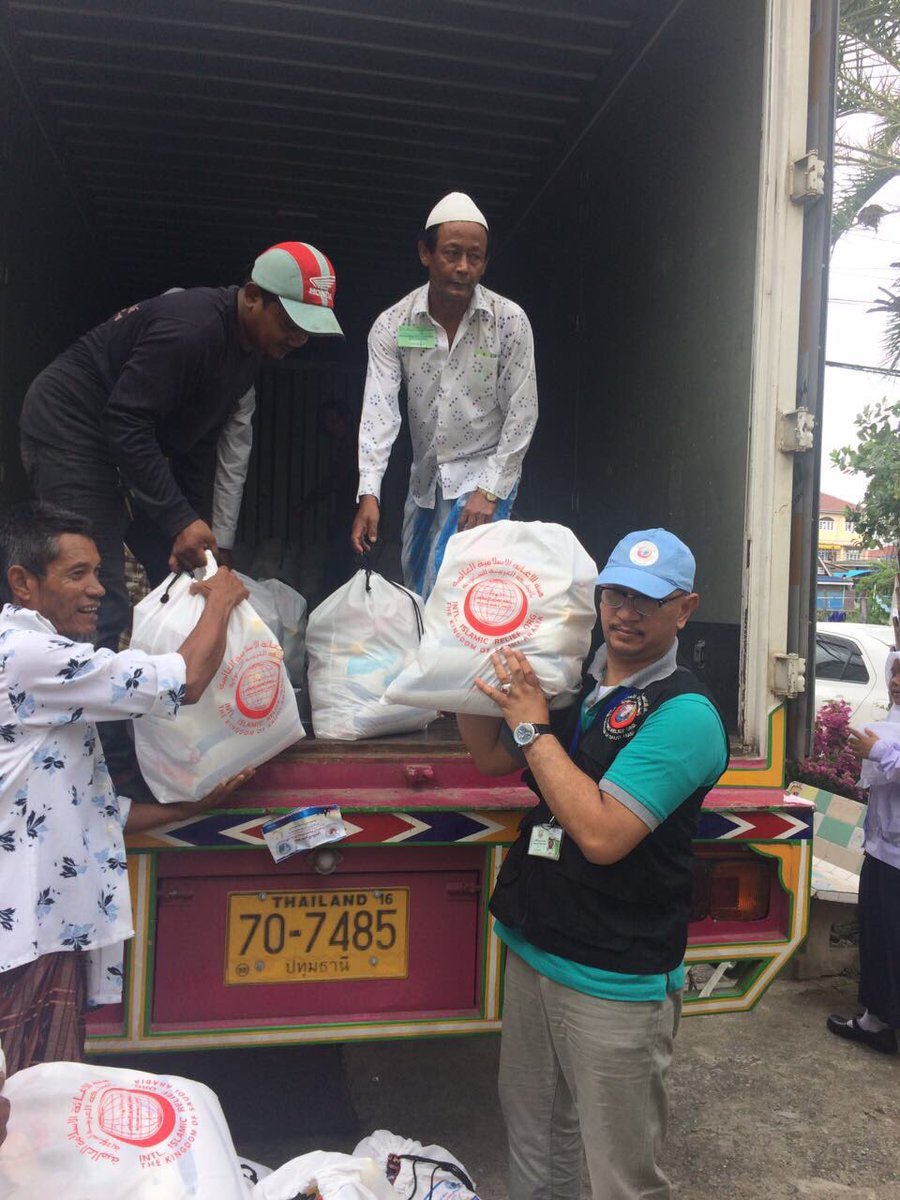 The Muslim World League distributes a number of food baskets to the Burmese Muslim Rohingyas.