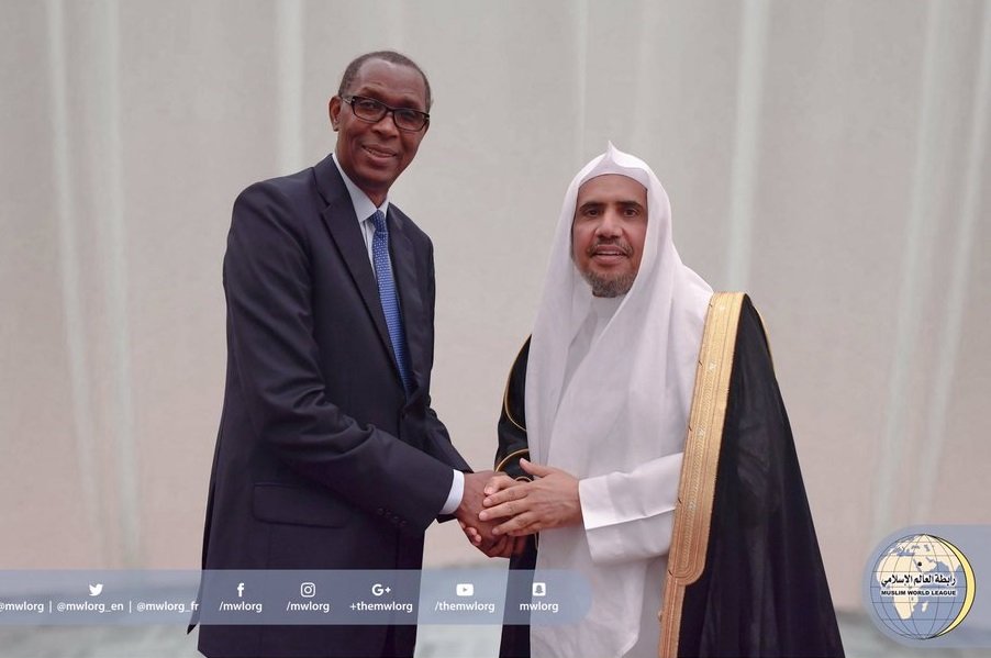 معالي الأمين يلتقي أثناء زيارته لليابان عدداً من السفراء