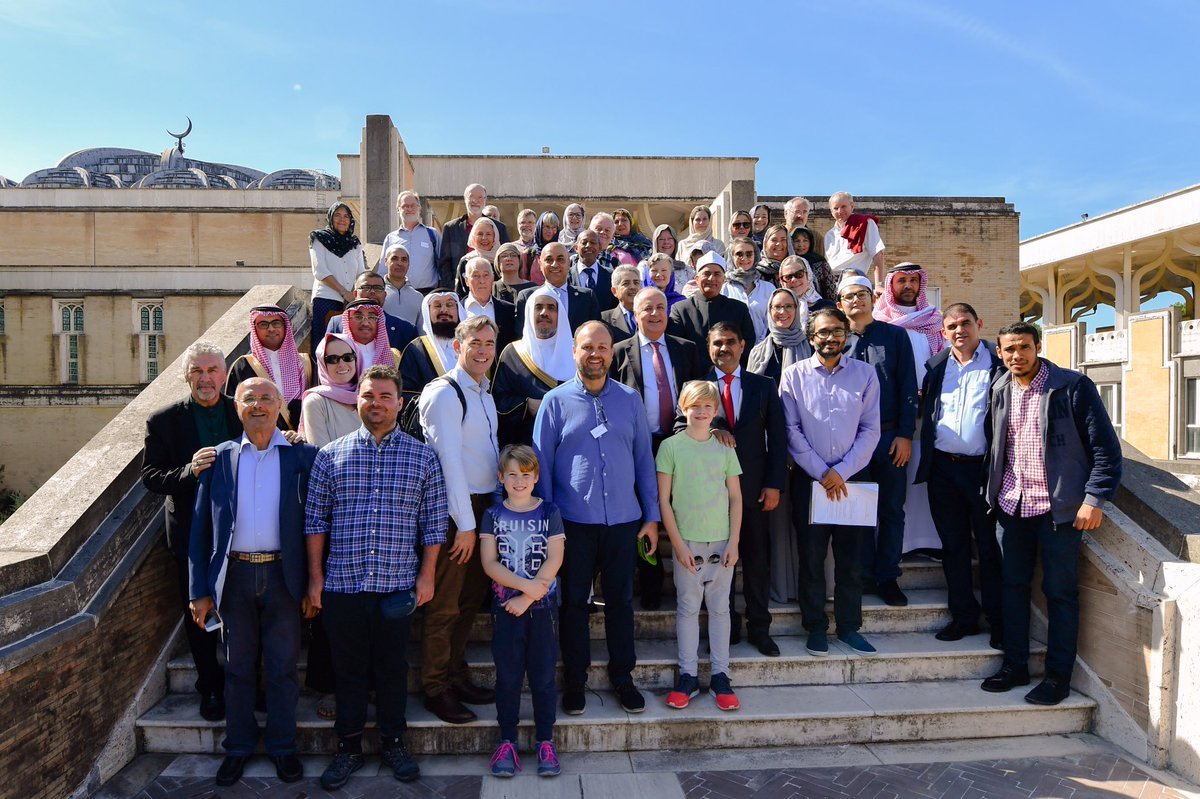 معالي الأمين العام يزور المركز الثقافي الإسلامي بروما ويَطّلع على مرافقه وبرامجه ويشكر العاملين عليه