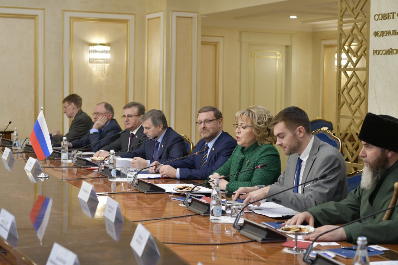 رشین فیڈریشن کونسل چیئرپرسن ویلنٹینا متویینکو نے ماسکو میں شیخ ڈاکٹر محمد العیسی کا استقبال کیا