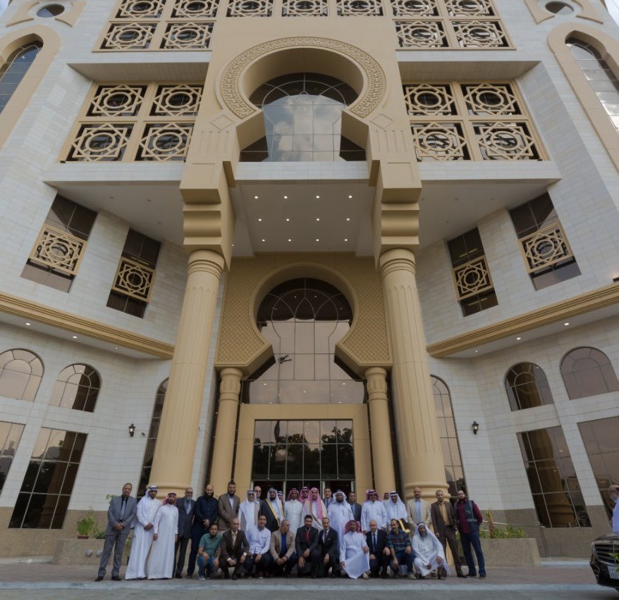 معالي أمين عام رابطة العالم الإسلامي الشيخ د. محمد العيسى يفتتح في المنطقة المركزية بـ مكة المكرمة برج هيئة الإغاثة التابعة للرابطة والذي استغرق بناؤه سنتين