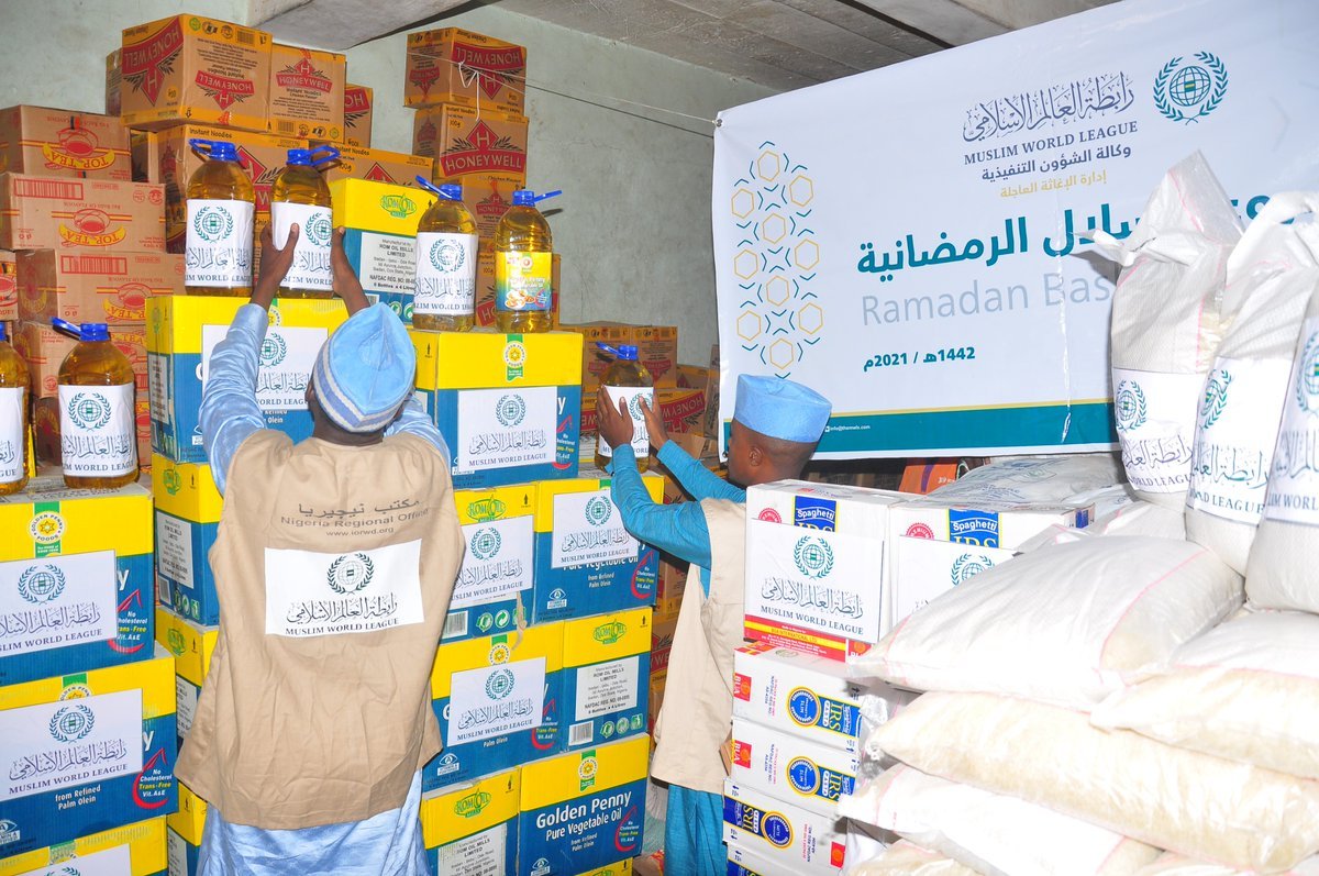 La distribution de paniers alimentaires est un projet annuel pour la LIM pendant le mois de Ramadan