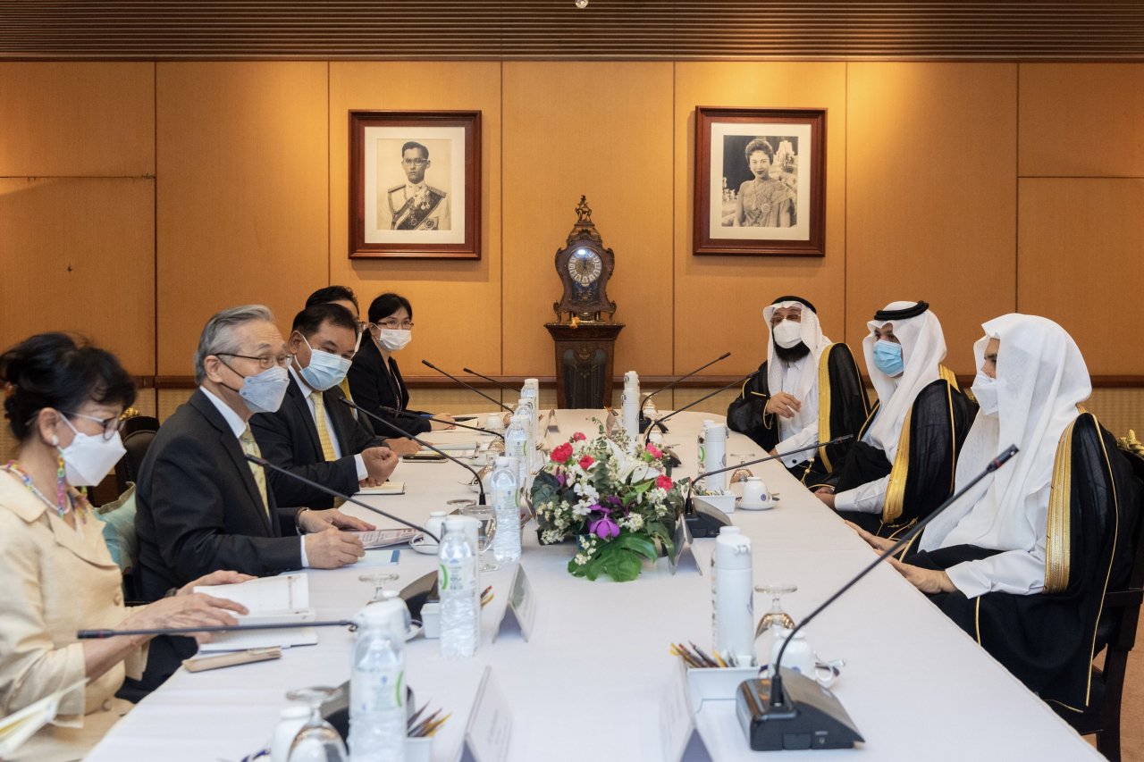 تھائی حکومت کی دعوت پر سیکرٹری جنرل کی بنکاک آمد،جہاں وزیر اعظم،اسپیکر پارلیمان،متعدد وزراء اور مختلف مذہبی قیادت کے ساتھ ملاقات