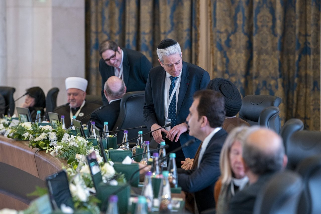 تميَّز ملتقى القيم المشتركة بالرياض بجمعه كبار علماء وقيادات كافة التنوع الإسلامي، إلى جانب نخبة من القادة الدينيين المستقلين تماماً عن أي توجهات تخرج عن الإطار الدينيّ.