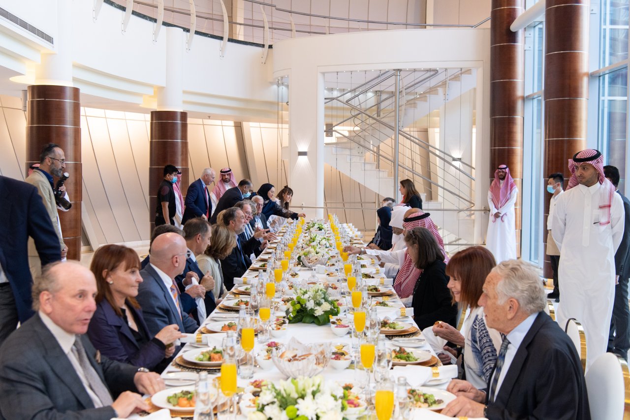 Mohammad Alissa a reçu  à Riyad Mr Satloff  président de l’institut Washington avec des membres afin de traiter de coopération