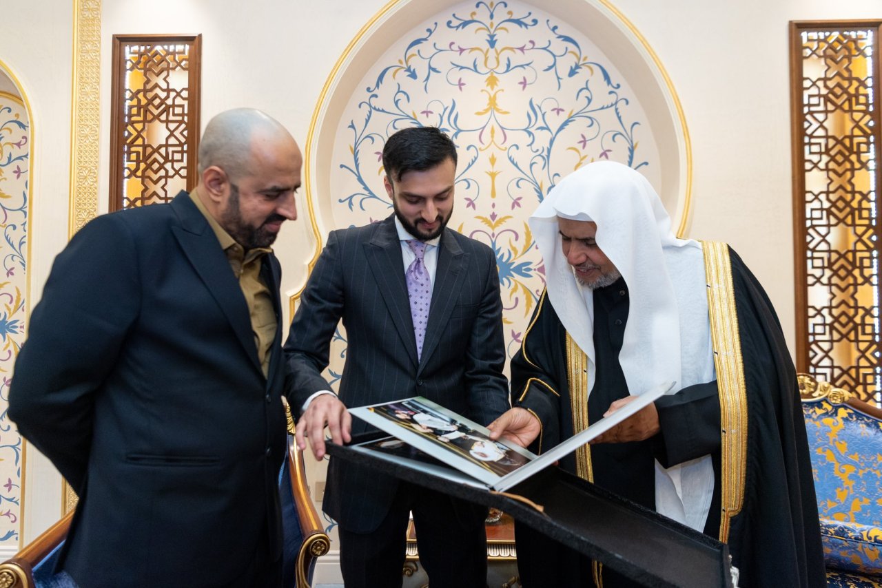 استقبل معالي الأمين العام، رئيس هيئة علماء المسلمين، الشيخ د. محمد العيسى، في مكتبه بمكة المكرمة، مديرَ جامعة العلوم والتكنولوجيا في لاهور، د.إبراهيم حسن مراد.