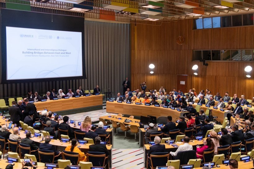 معالي الأمين العام الشيخ د. ⁧‫محمد العيسى‬⁩ خلال افتتاح مؤتمر ⁧‫رابطة العالم الإسلامي‬⁩ حول&quot;بناء جسور التفاهم والسلام بين الشرق والغرب&quot;