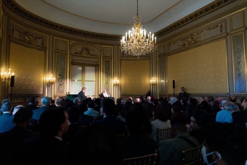 با حضور بیش از 30 مرکز و مؤسسه پژوهشی،تحقیقاتی برجسته و مشاوران سیاستگذاری در کنگره آمریکا: &quot;واشنگتن، دیسی&quot; میزبان گفتگوی آزاد با جناب دکتر شیخ محمد العیسی شد که در طی آن ایشان، ارزش ها و مفاهیم اسلامی را در سند مکه المکرمه شرح نمودند.