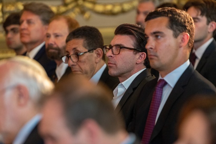 با حضور بیش از 30 مرکز و مؤسسه پژوهشی،تحقیقاتی برجسته و مشاوران سیاستگذاری در کنگره آمریکا: &quot;واشنگتن، دیسی&quot; میزبان گفتگوی آزاد با جناب دکتر شیخ محمد العیسی شد که در طی آن ایشان، ارزش ها و مفاهیم اسلامی را در سند مکه المکرمه شرح نمودند.