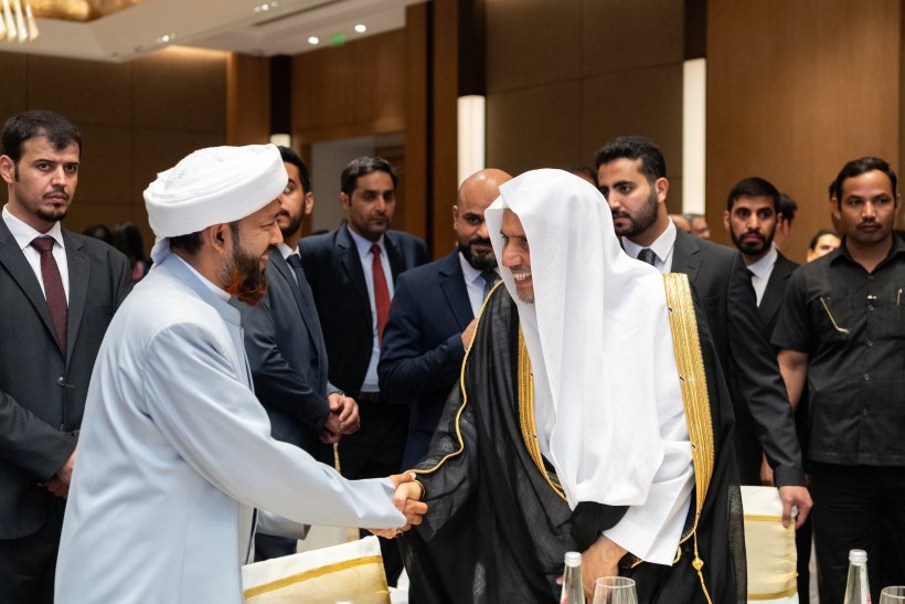 معالي مستشار الأمن القومي الهندي، السيد آجيت دوفال، يحتفي بمعالي الأمين العام، رئيس هيئة علماء المسلمين، فضيلة الشيخ د. ⁧‫محمد العيسى‬⁩ في العاصمة الهندية نيودلهي