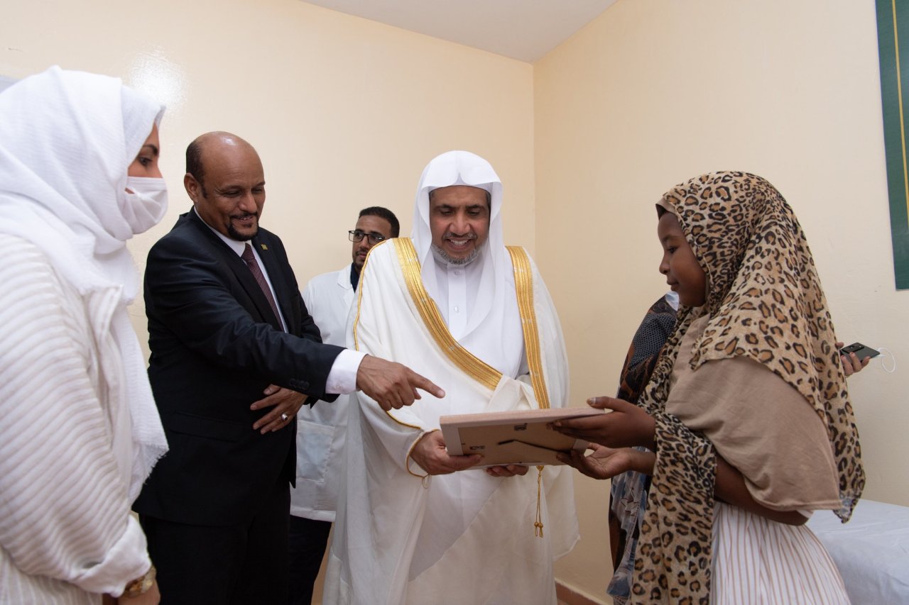 Ini mencakup klinik spesialis dan departemen oftalmologi: