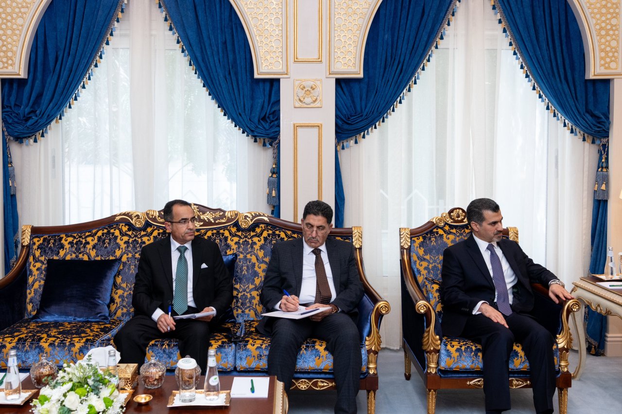 استقبل معالي الأمين العام، رئيس هيئة علماء المسلمين، فضيلة الشيخ الدكتور.⁧‫محمد العيسى‬⁩ ⁦‪‬⁩، في مقر الرابطة بمكة المكرمة، سعادة القنصل العام لجمهورية العراق بالمملكة العربية السعودية، السيد محمد سمير النقشبندي