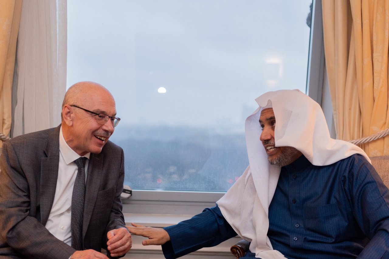 عزت مآب شیخ ڈاکٹر محمد العيسى نے نیویارک میں اپنی رہائش گاہ پر اقوام متحدہ کے دفتر برائے انسدادِ دہشت گردی کے وفد کا استقبال کیا۔ وفدکی سربراہی  انڈر سیکرٹری جنرل اور اقوام متحدہ کے انسداد دہشت گردی کے دفتر کے سربراہ جناب ولادیمیر وورونکوف کررہے تھے