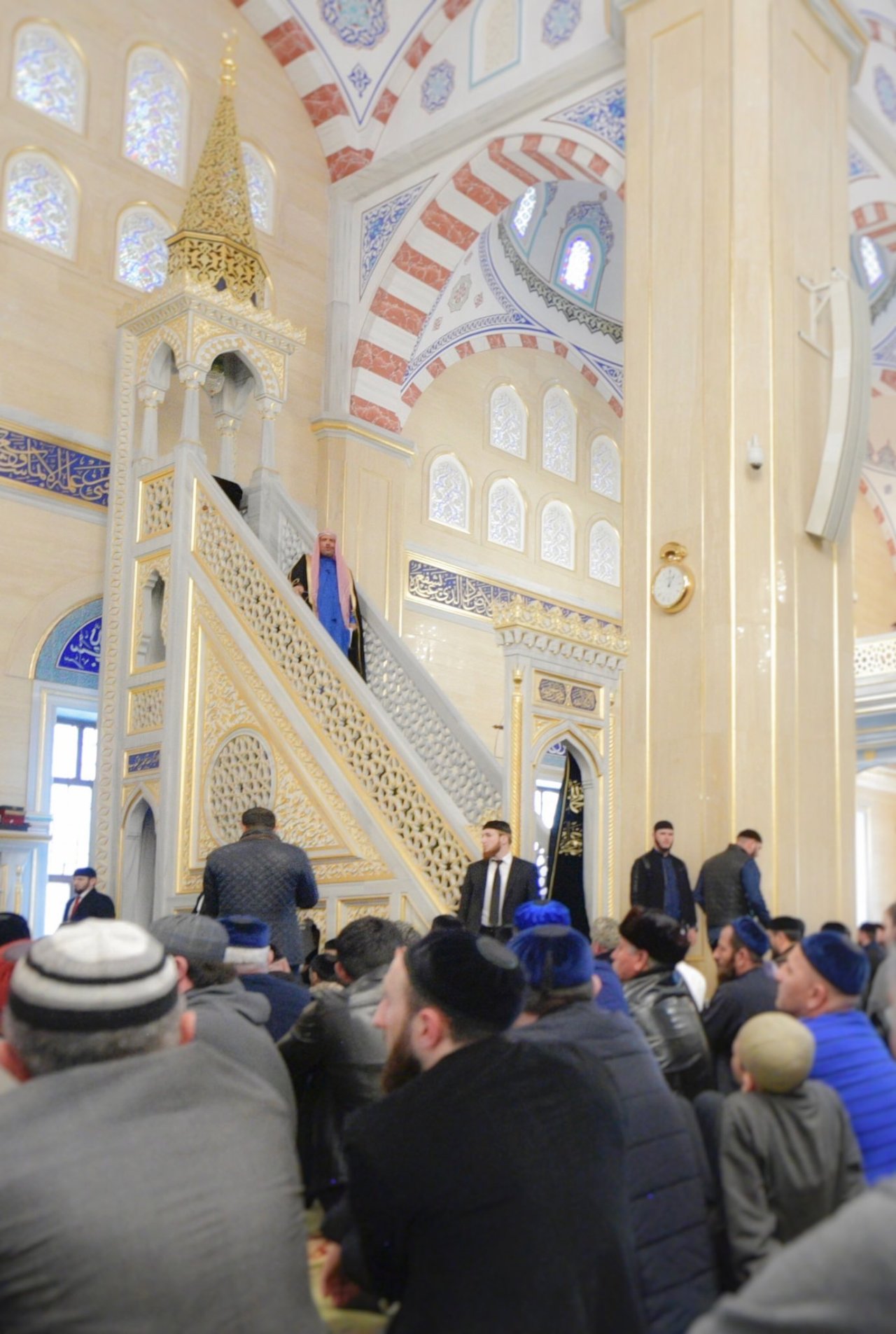 Le Président Tchétchène demande au cheikh D. Mohammad Alissa d’effectuer le sermon du Vendredi dans la grande mosquée de Grozny en présence des savants et des Muftis du monde musulman.