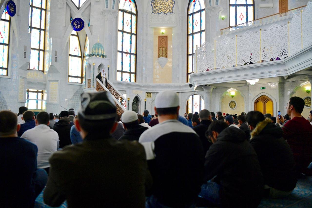 د.العيسى خطيباً في الجامع الكبير بقازان: وعي المسلم يهزم &quot;بروبقاندا&quot; التطرف