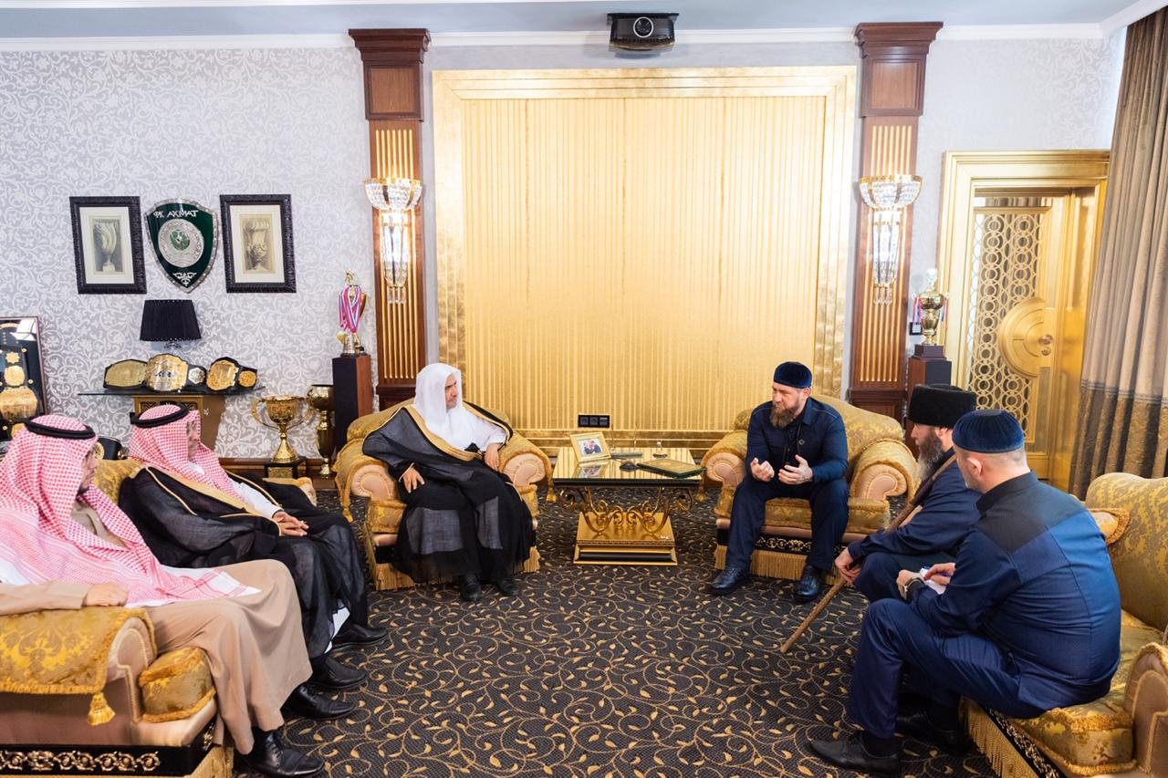 افتتاح أكبر مسجد في أوروبا بالشيشان.. وأمين رابطة العالم الإسلامي يلقي خطبة جمعته الأولى