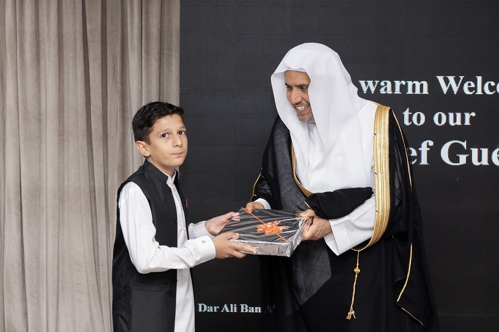 Dr. Al-Issa inaugurates the MWL campaign in Islamabad for the relief of the Pakistani people