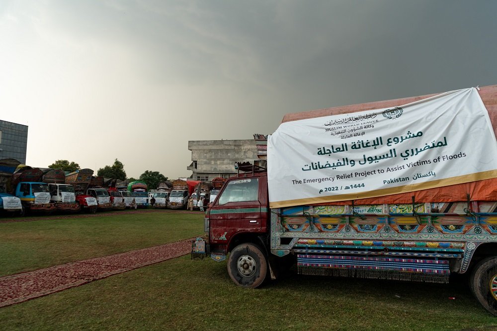 Dr. Al-Issa inaugurates the MWL campaign in Islamabad for the relief of the Pakistani people