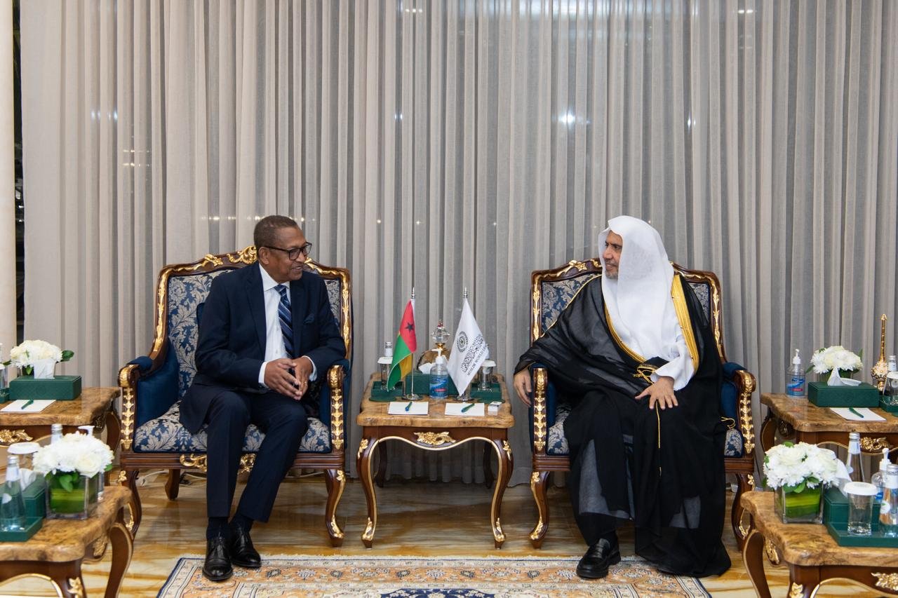 أمين عامّ رابطة العالم الإسلامي يستقبل وزيرَيْ خارجيتَيْ غامبيا وغينيا بيساو