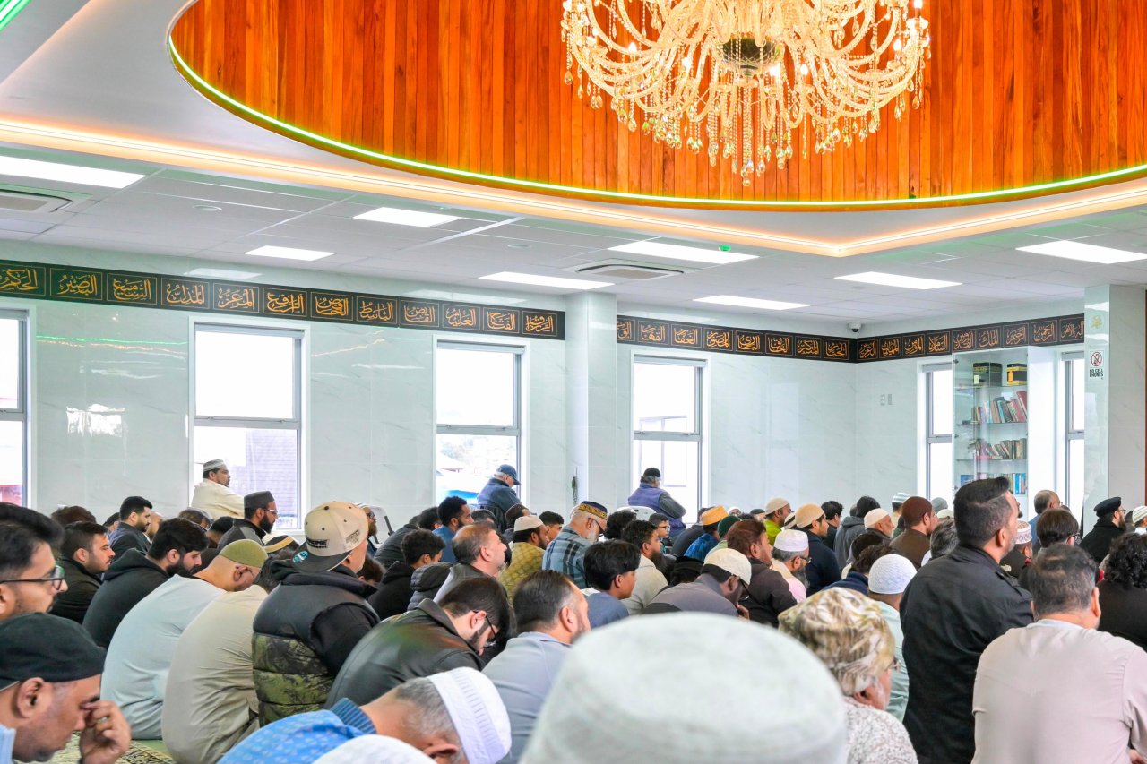 Sekretaris Jenderal Liga Muslim Dunia Meresmikan Masjid Ar-Rahman di Selandia Baru dan Menyampaikan Khotbah Jumat Pertama