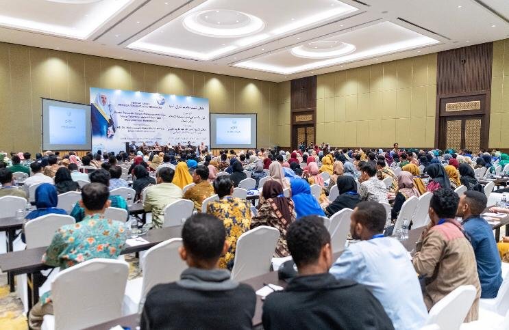 La LIM s’investit fortement dans l’ouverture aux autres et la cohésion entre les peuples du monde entier.  Elle lance de nombreux programmes et initiatives à travers le monde pour rassembler dans un esprit de dialogue et de compréhension.