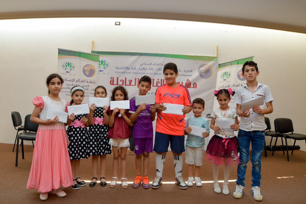 بحضُور وإشراف دار الإفتاء اللبنانية وزعّتْ رابطة العالم الإسلامي مُساعداتٍ لأكثرَ من أربعمائة مُستفيدٍ شملتْ &quot;أُسَرَاً&quot;