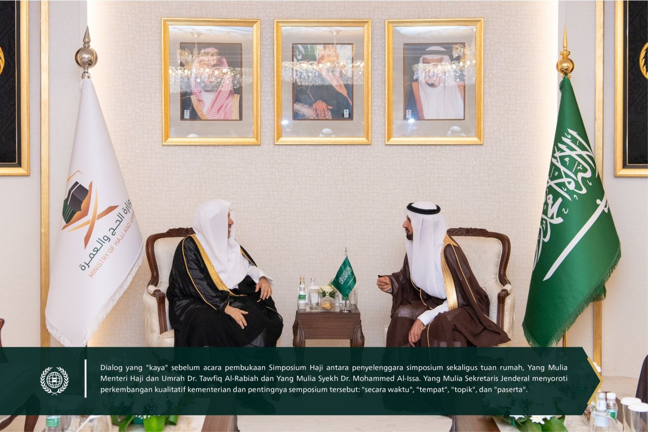 Yang Mulia Sekretaris Jenderal LMD, Ketua Asosiasi Ulama Muslim, Syekh Dr. Mohammed Alissa berpartisipasi dalam sesi pembukaan peluncuran Simposium Haji pada sesi ke-48, yang diadakan di Makkah